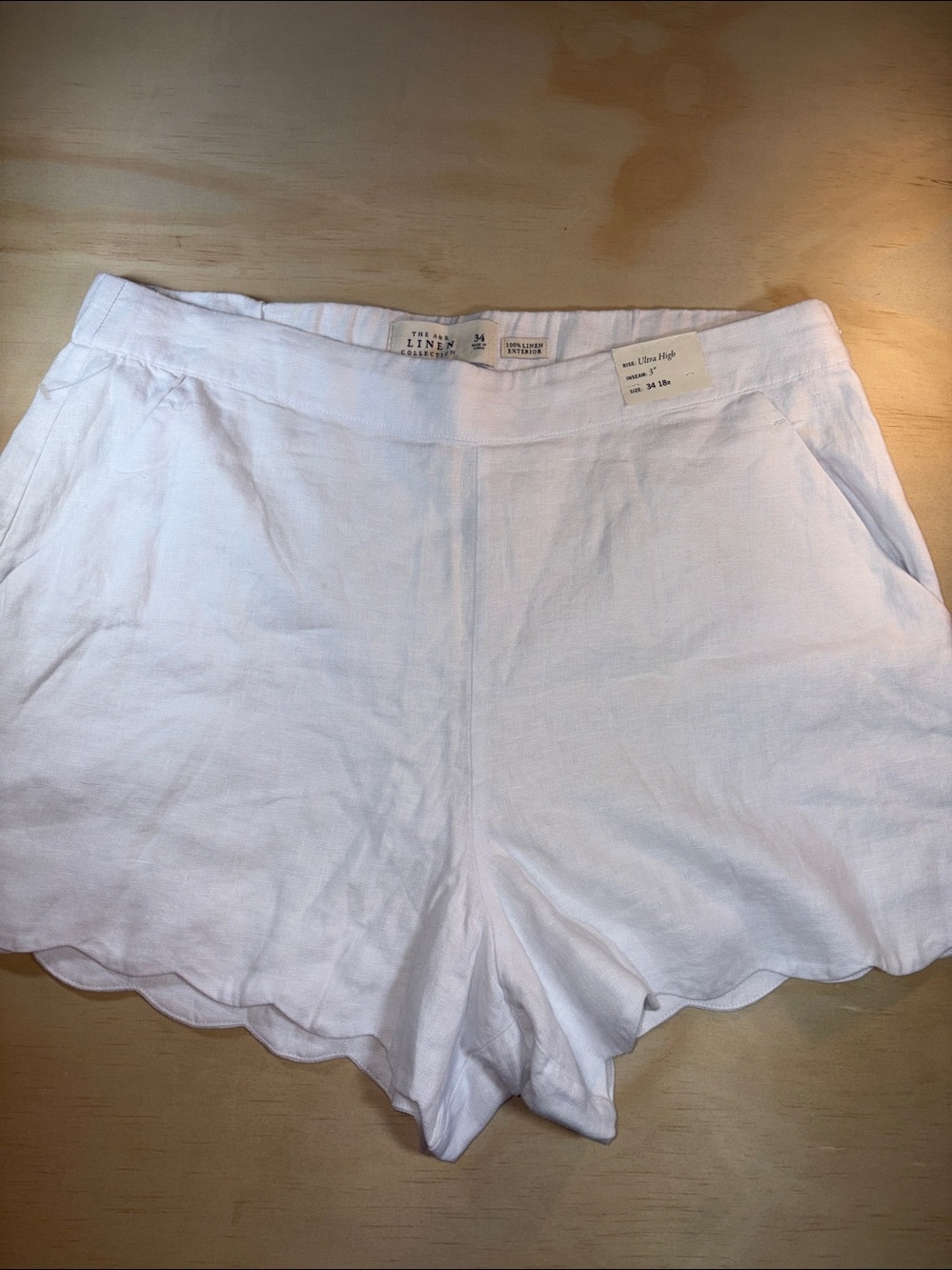 Linen Scolloped White Dress Shorts  Sz 18